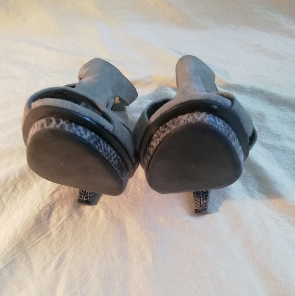 Attitude grey suede shoes size 7 - Picture 6 of 6